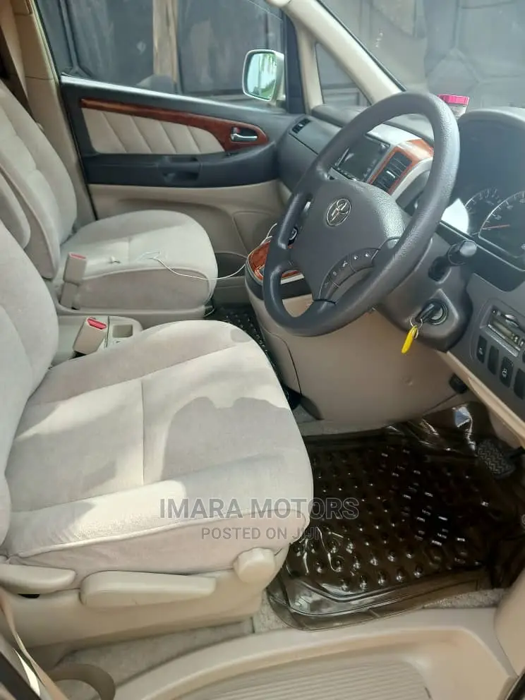 Toyota Alphard 2005 Silver
