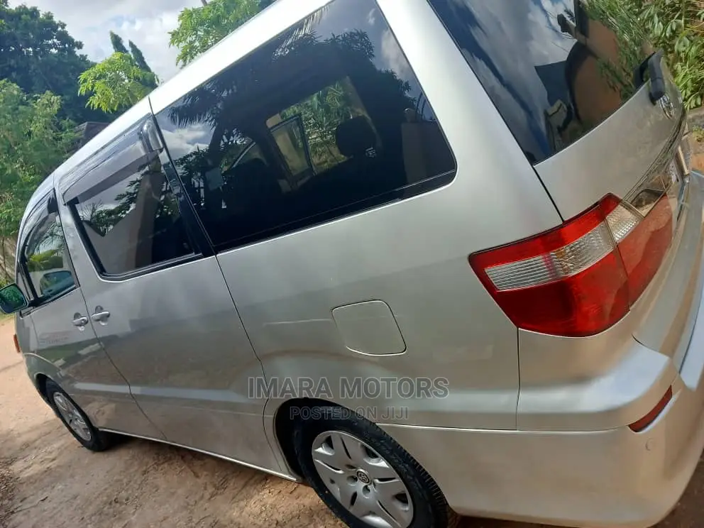 Toyota Alphard 2005 Silver