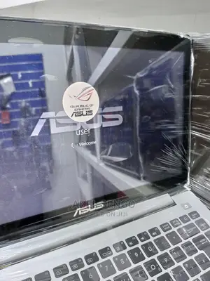 Laptop Asus ASUSPRO P2440UQ 4GB Intel Core I3 HDD 500GB