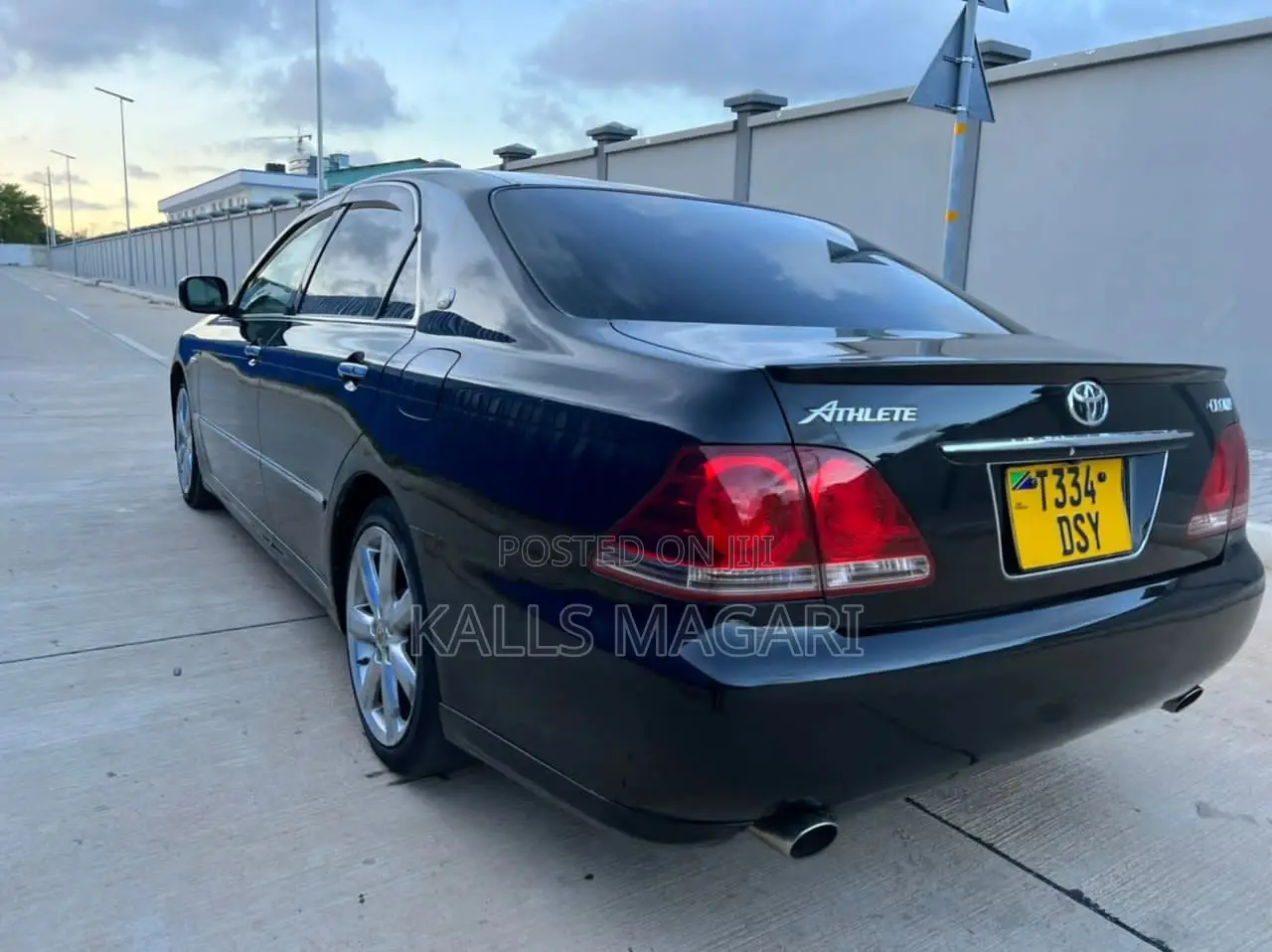 Toyota Crown Royale 2005 Black