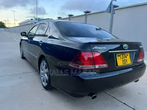 Toyota Crown Royale 2005 Black