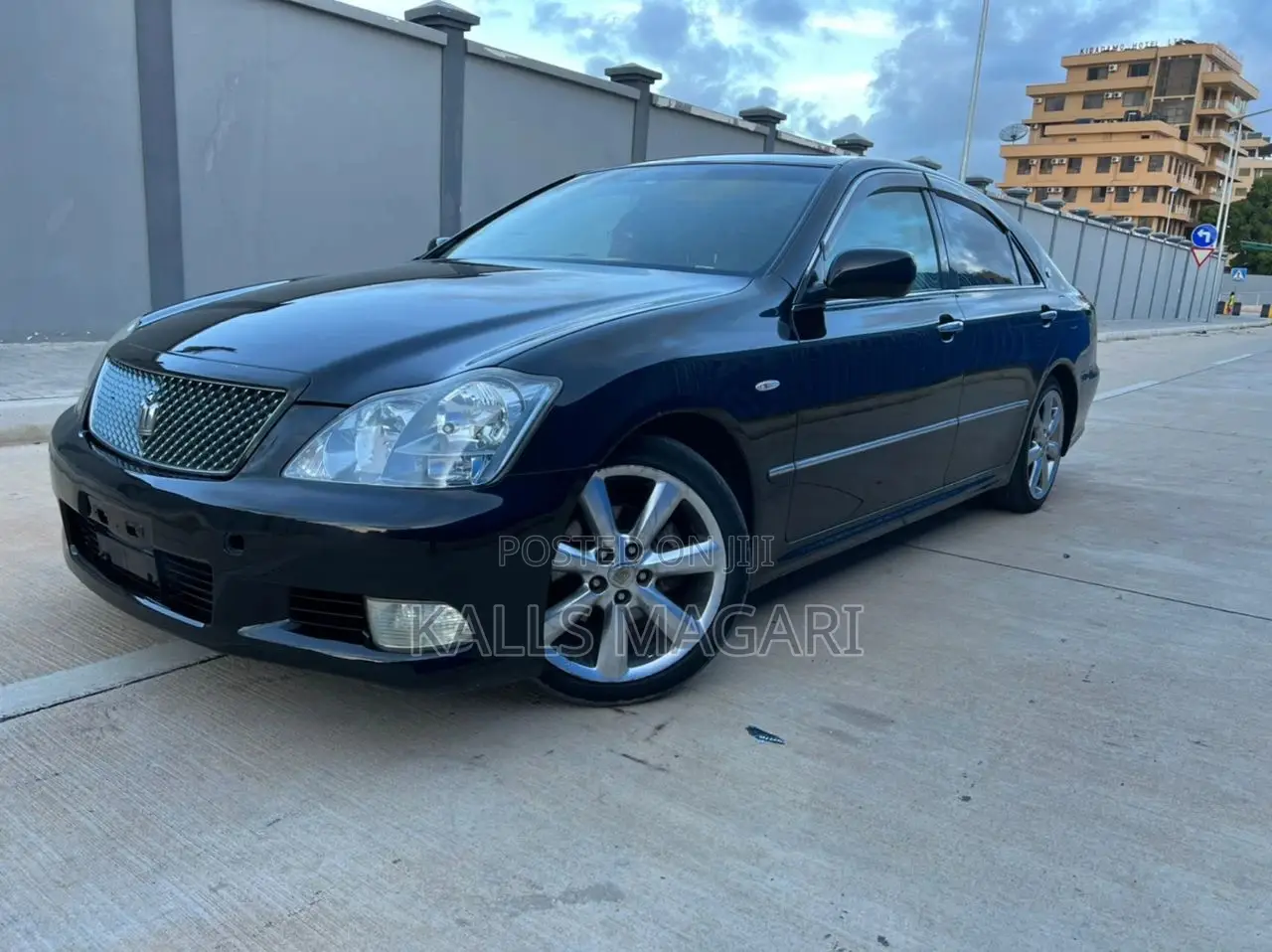 Toyota Crown Royale 2005 Black