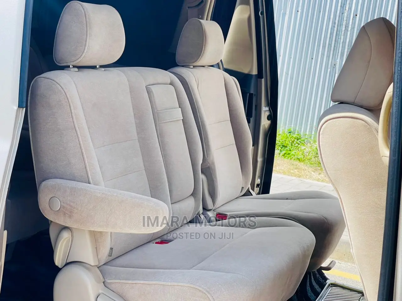 Toyota Alphard 2004 Silver