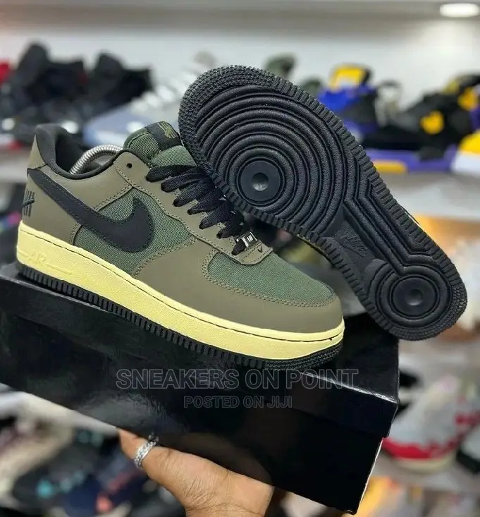 Nike Air Force 1