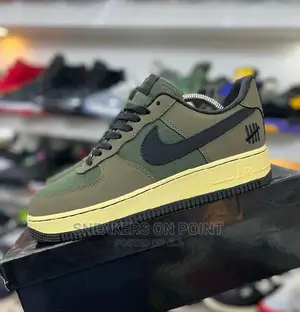 Nike Air Force 1