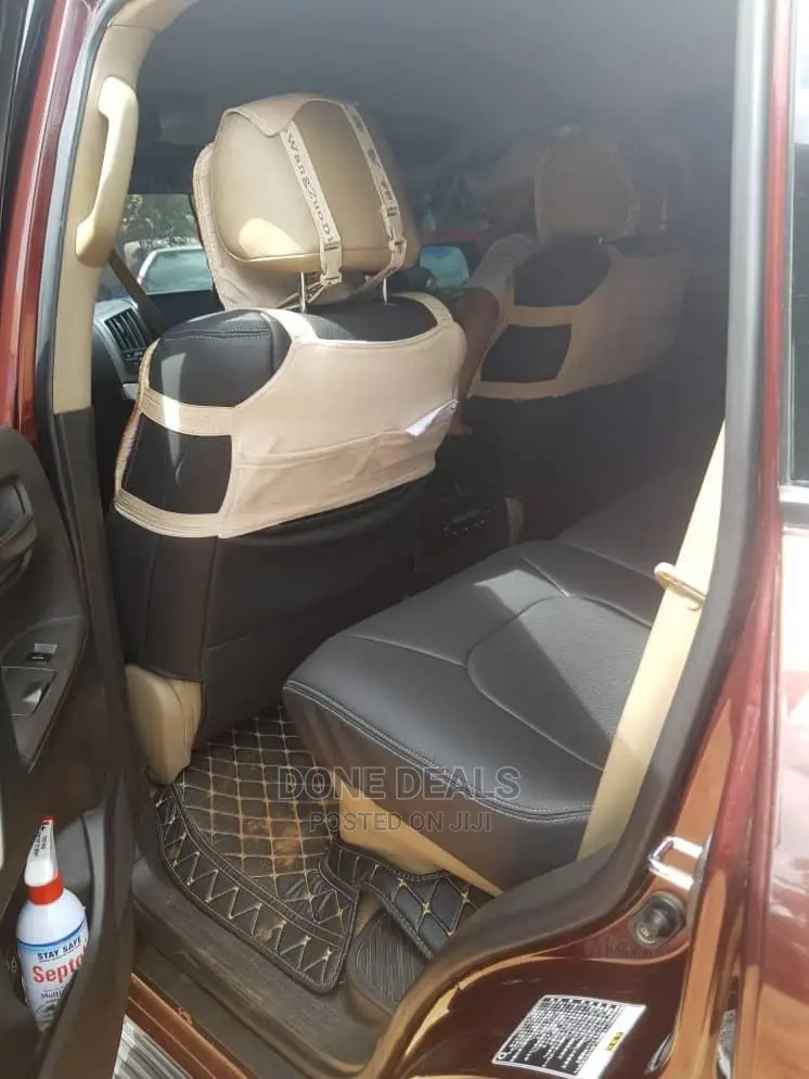 Toyota Land Cruiser 2010 Red