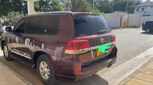 Toyota Land Cruiser 2010 Red