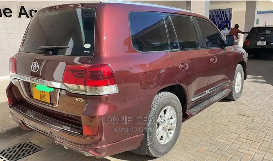 Toyota Land Cruiser 2010 Red