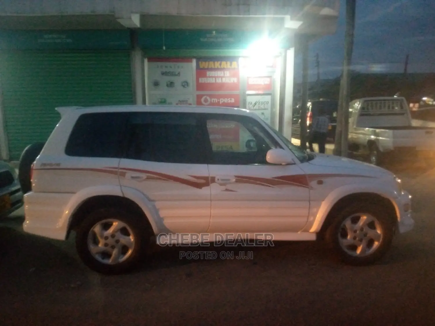 Toyota RAV4 Base 4x4 1999 White
