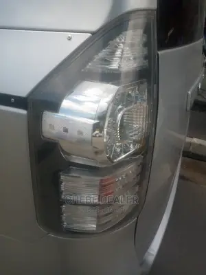 Toyota Noah 2.0 143hp AWD (7 Seater) 2010 Silver
