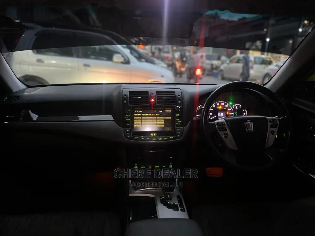 Toyota Crown 2005 Black