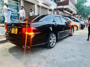 Toyota Crown 2005 Black