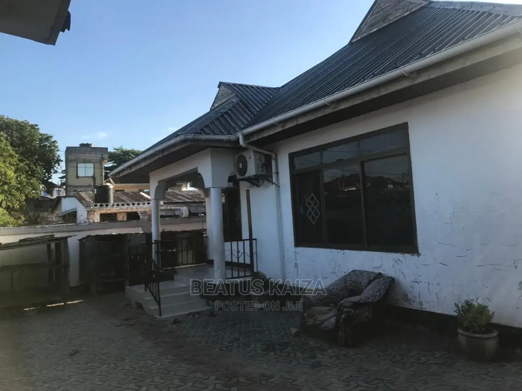 4bdrm Bungalow in Kijitonya, Kijitonyama for Sale