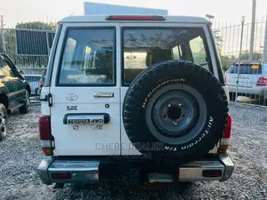 Toyota Land Cruiser 4.0 V6 GX 2010 White