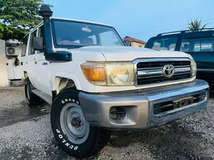 Toyota Land Cruiser 4.0 V6 GX 2010 White