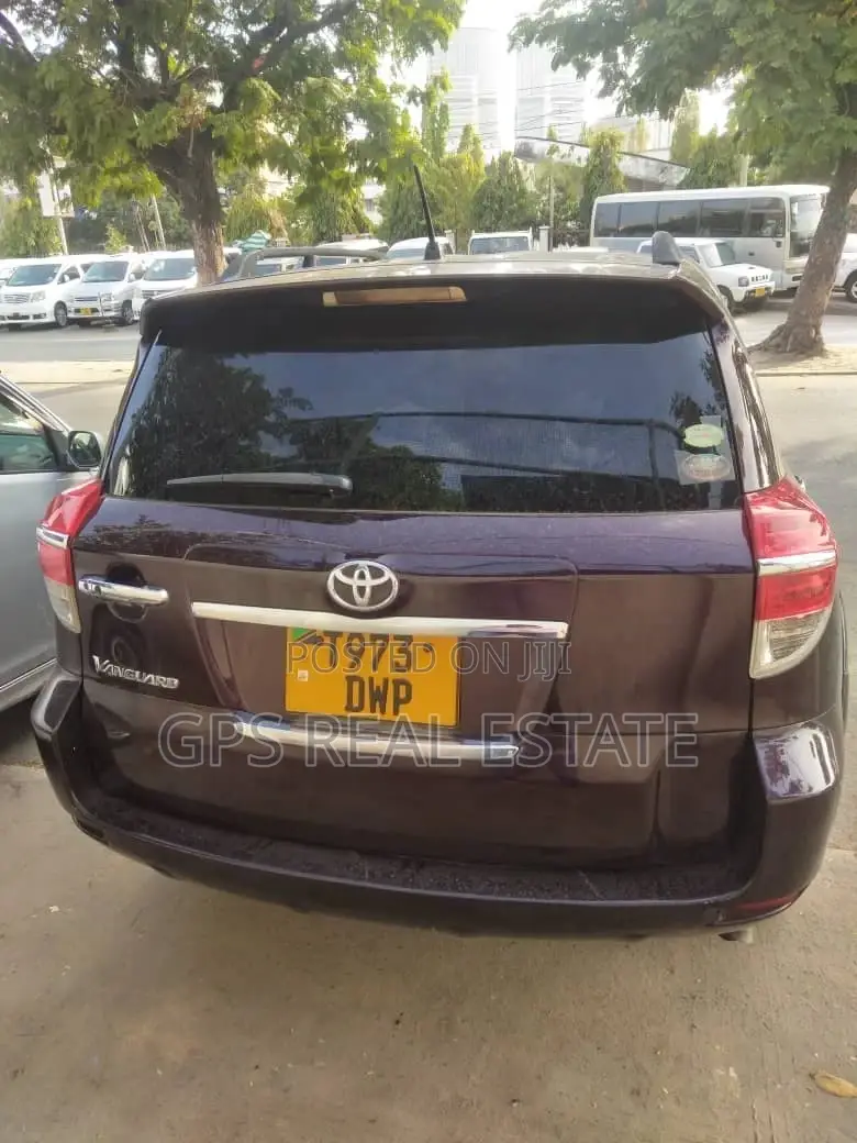 Toyota IST 2006 Purple