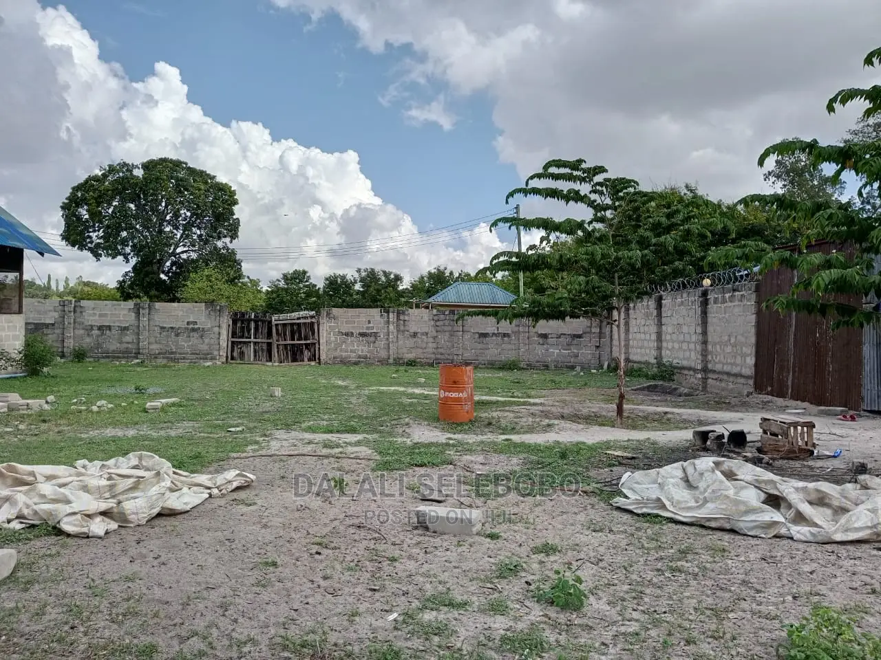 Plot Ukonga Inafaa Kujenga Go Down