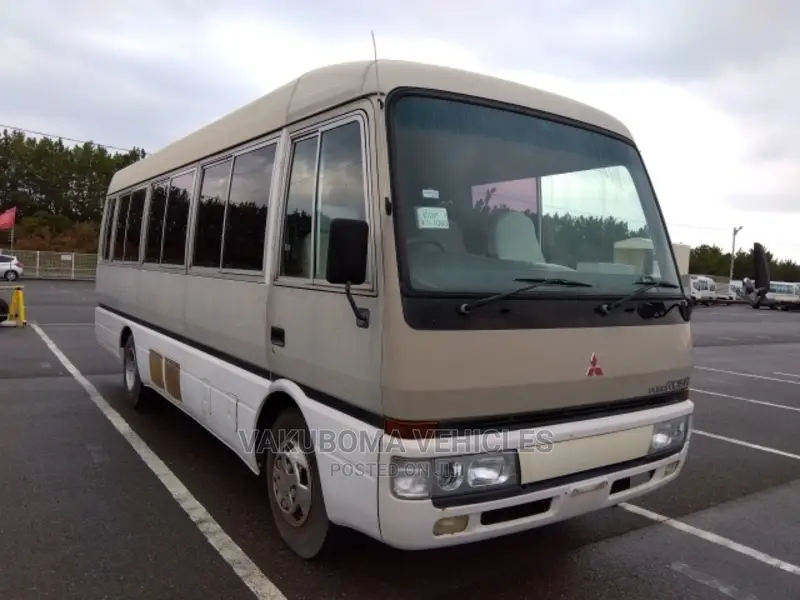 Mitsubishi Fuso Rosa 1997 Beige