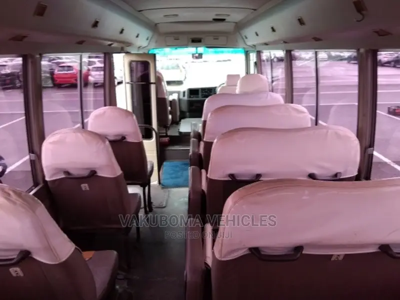 Mitsubishi Fuso Rosa 1997 Beige