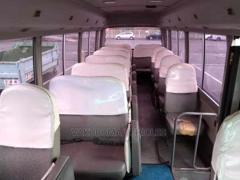 Mitsubishi Fuso Rosa 1997 Beige