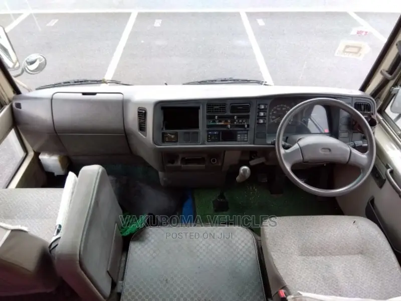 Mitsubishi Fuso Rosa 1997 Beige