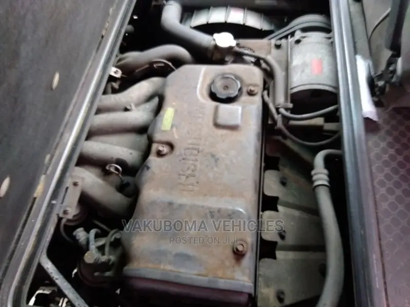 Mitsubishi Fuso Rosa 1997 Beige