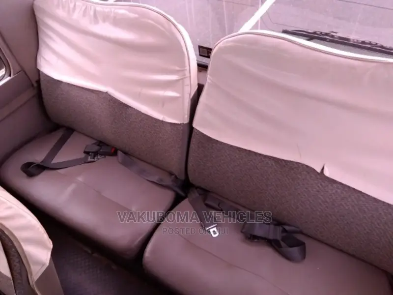 Mitsubishi Fuso Rosa 1997 Beige