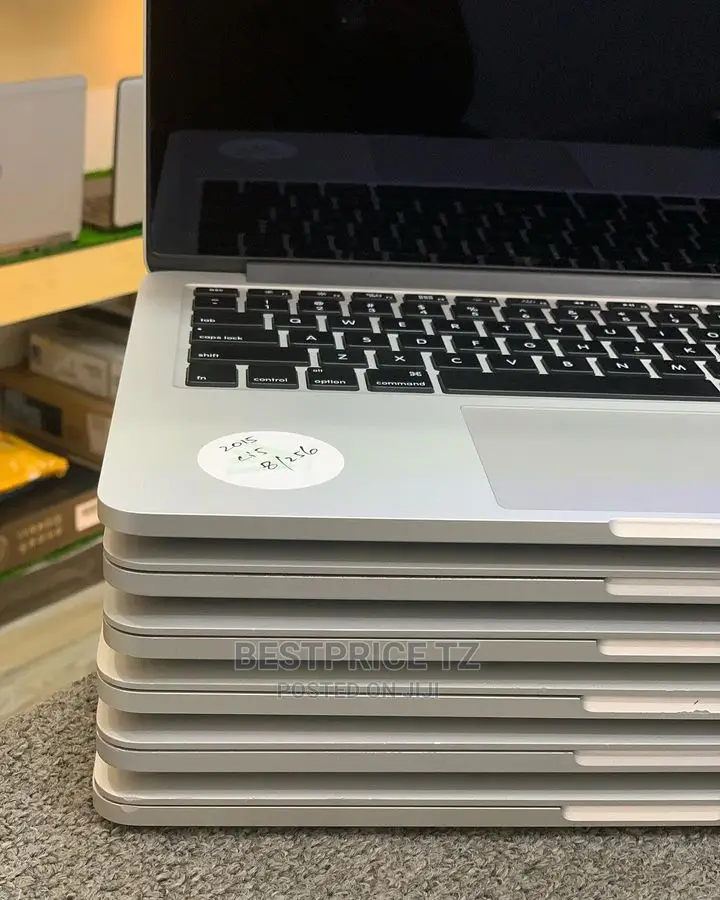 Laptop Apple MacBook Pro 2015 8GB Intel Core I5 HDD+SSD 256GB