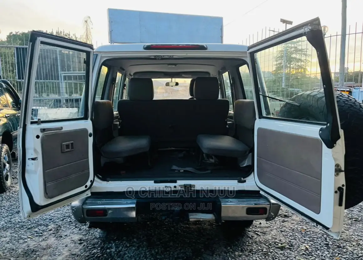 Toyota Land Cruiser 2007 White