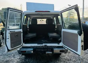 Toyota Land Cruiser 2007 White
