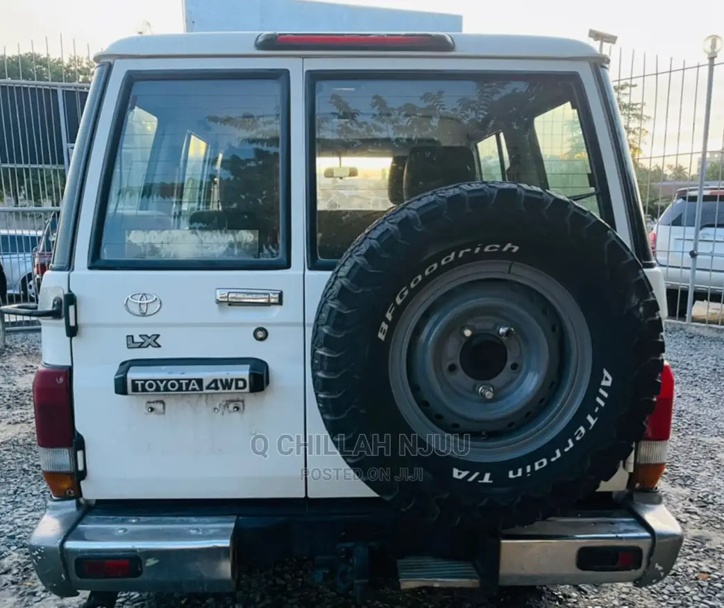 Toyota Land Cruiser 2007 White