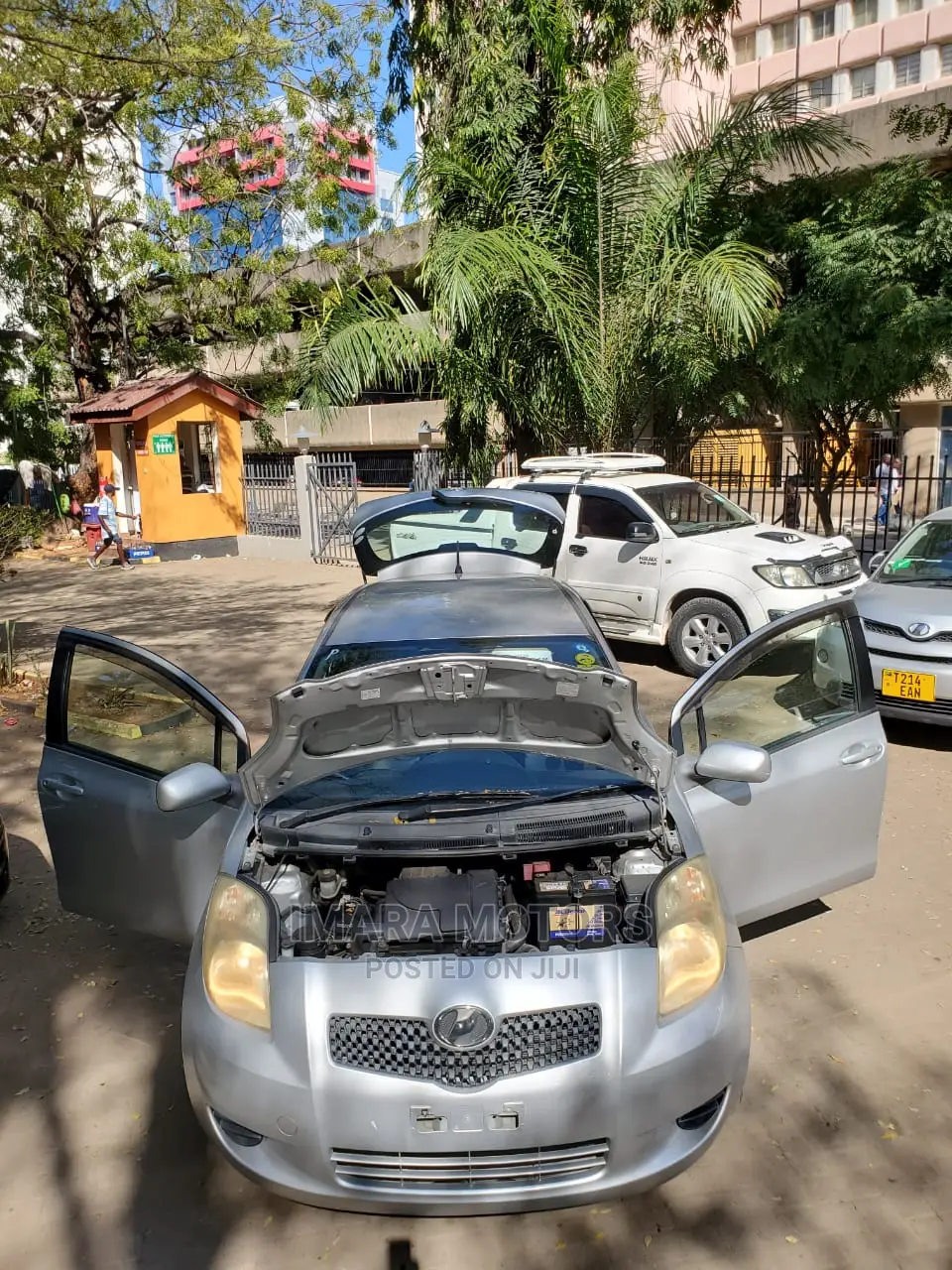 Toyota Vitz 2006 Silver