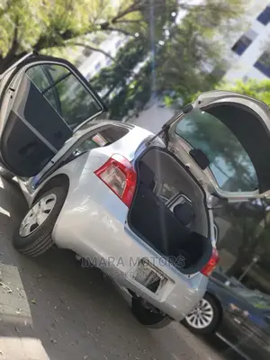 Toyota Vitz 2006 Silver