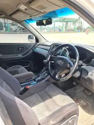 Toyota Kluger 2005 White