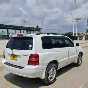 Toyota Kluger 2003 White