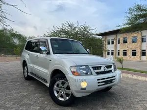 Mitsubishi Pajero 2005 White