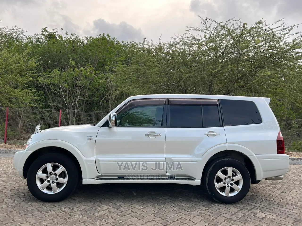 Mitsubishi Pajero 2005 White