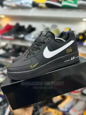 Nike Air Force 1