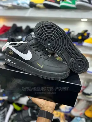 Nike Air Force 1