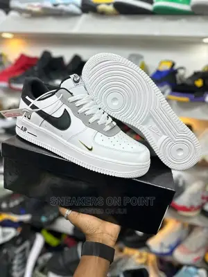 Nike Air Force 1