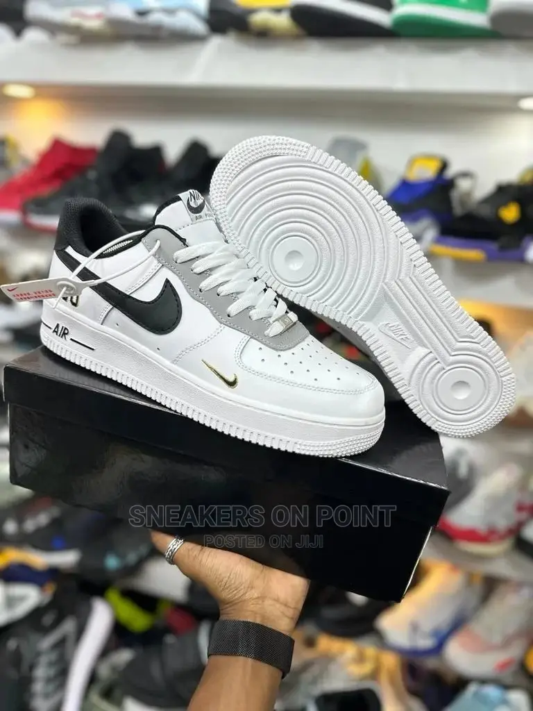 Nike Air Force 1
