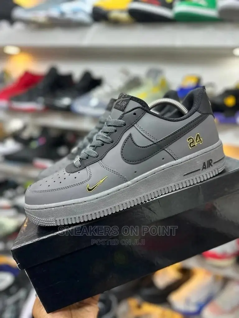Nike Air Force 1