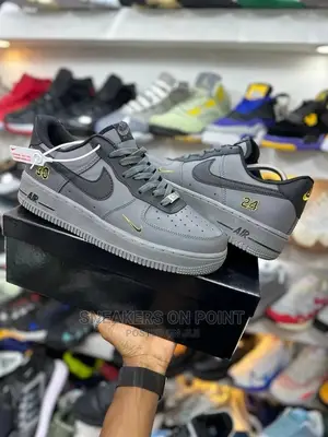 Nike Air Force 1
