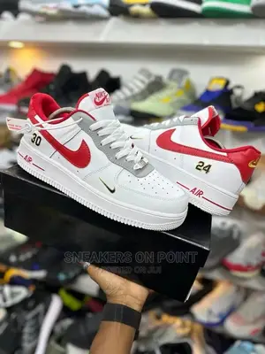 Nike Air Force 1