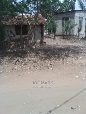 Kiwanja Kinauzwa Kibaha Msangani