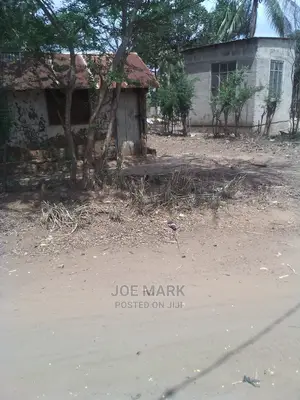 Kiwanja Kinauzwa Kibaha Msangani