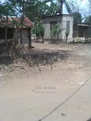 Kiwanja Kinauzwa Kibaha Msangani
