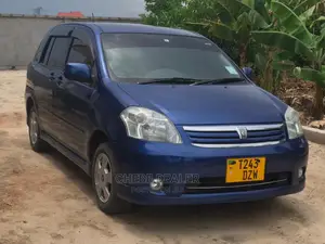 Toyota Raum 2005 Blue