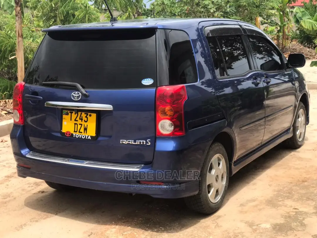 Toyota Raum 2005 Blue