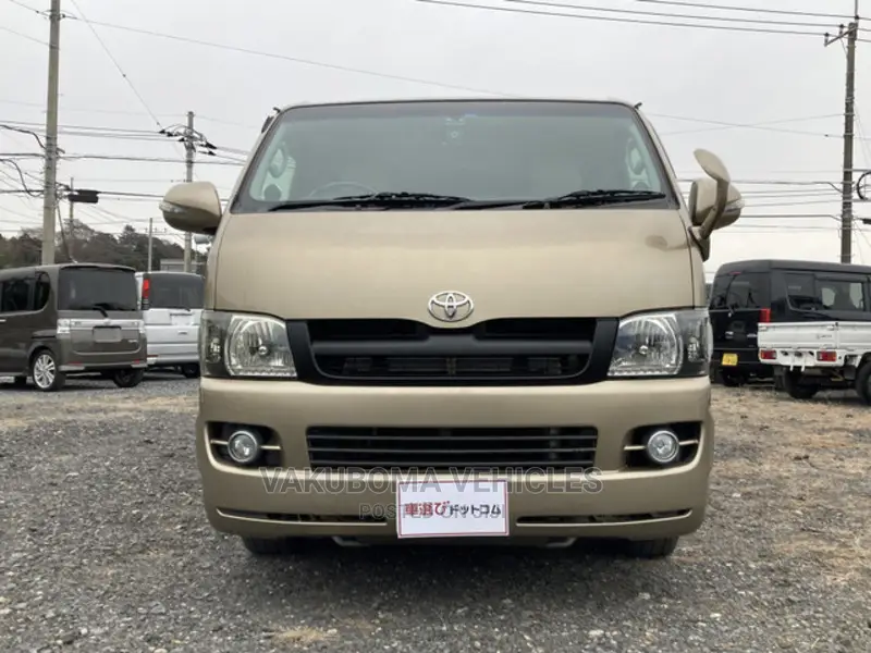 Toyota HiAce 2007 Gold